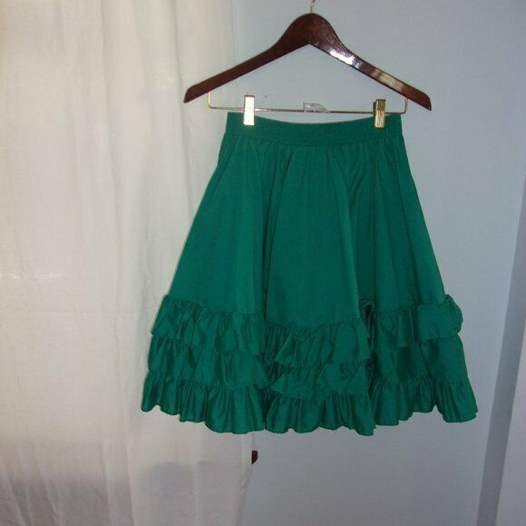 Malco Modes GREEN square dancing skirt small ladies Made in the USA ruffles